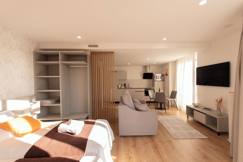 ALAIA ROOMS