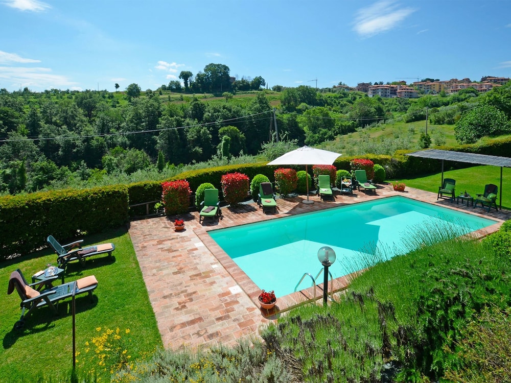 Podere Baiocco Sleeps 22 People 2 Private Pools Walking Distance to Town-podere Baiocco