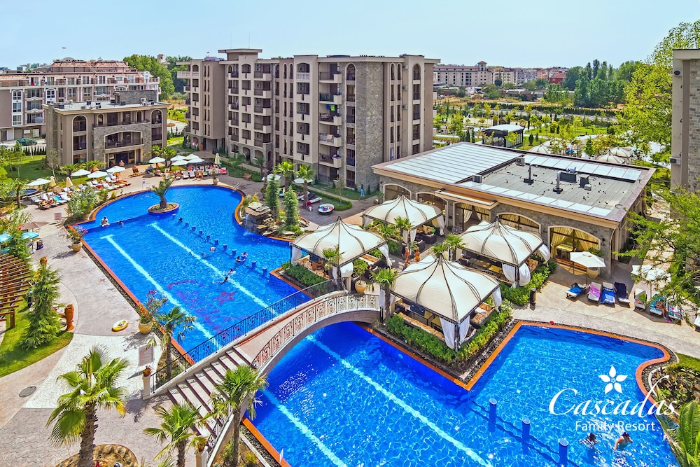 Cascadas Family Resort