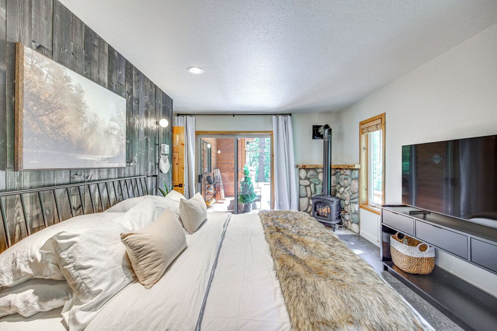 Luxury Cabin on Naches River, Near Mount Rainier!