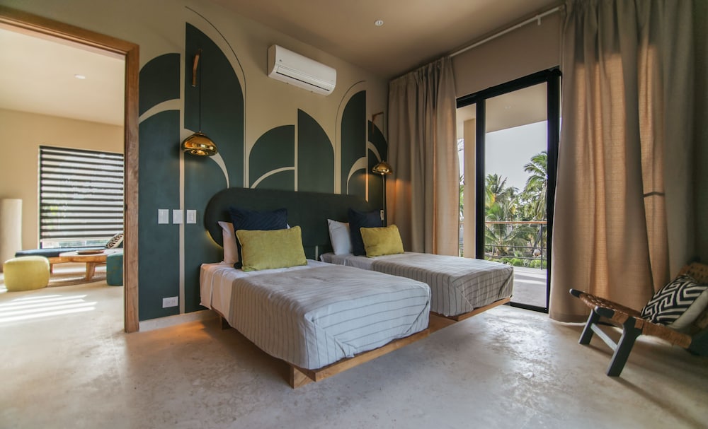 Coconuts Beach House view 3