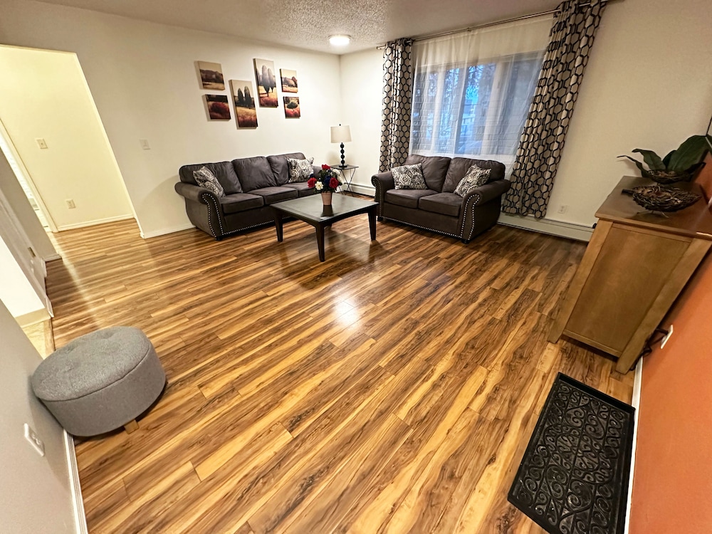 Hotel Stay Anchorage - Image 1