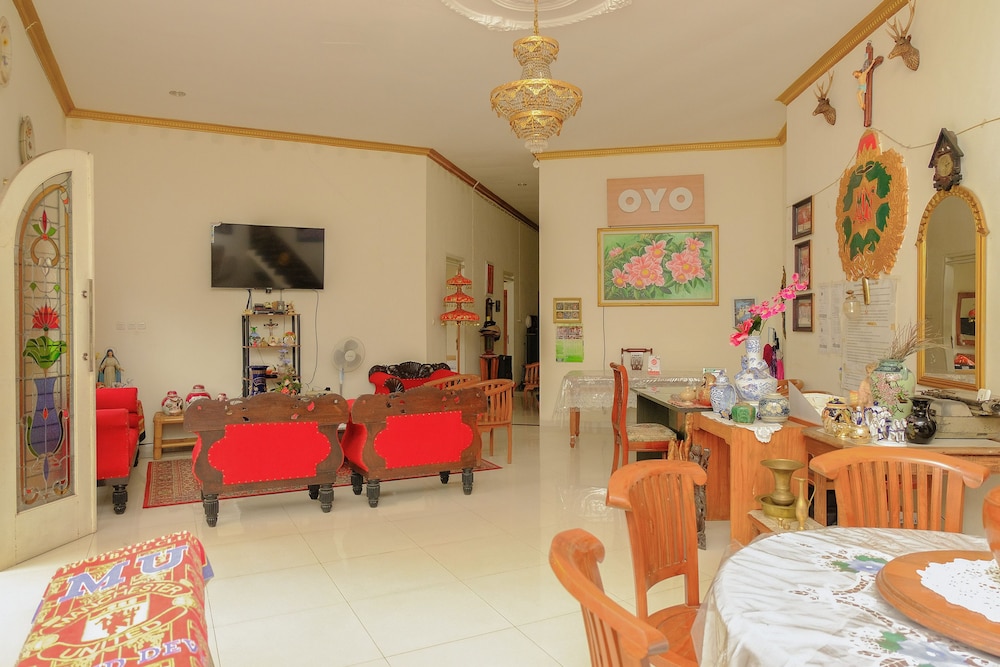 OYO Life 414 Loji Rejo Guest House view 2