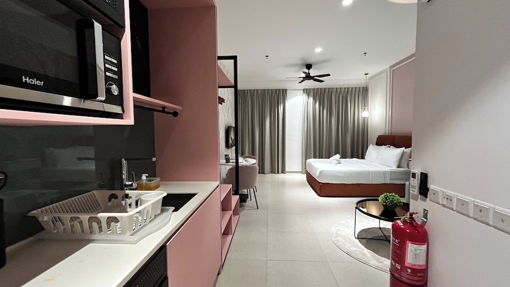 The Paxtonz by Manhattan Group
