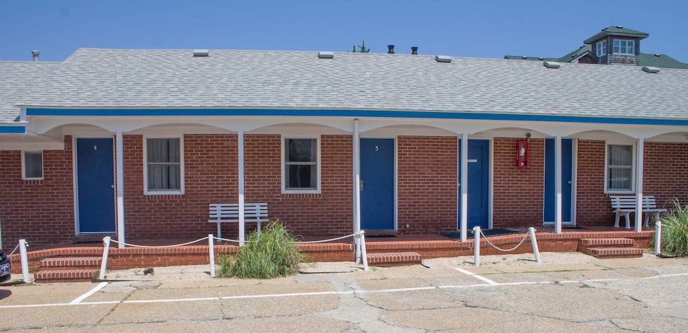 Colonial Inn Motel
