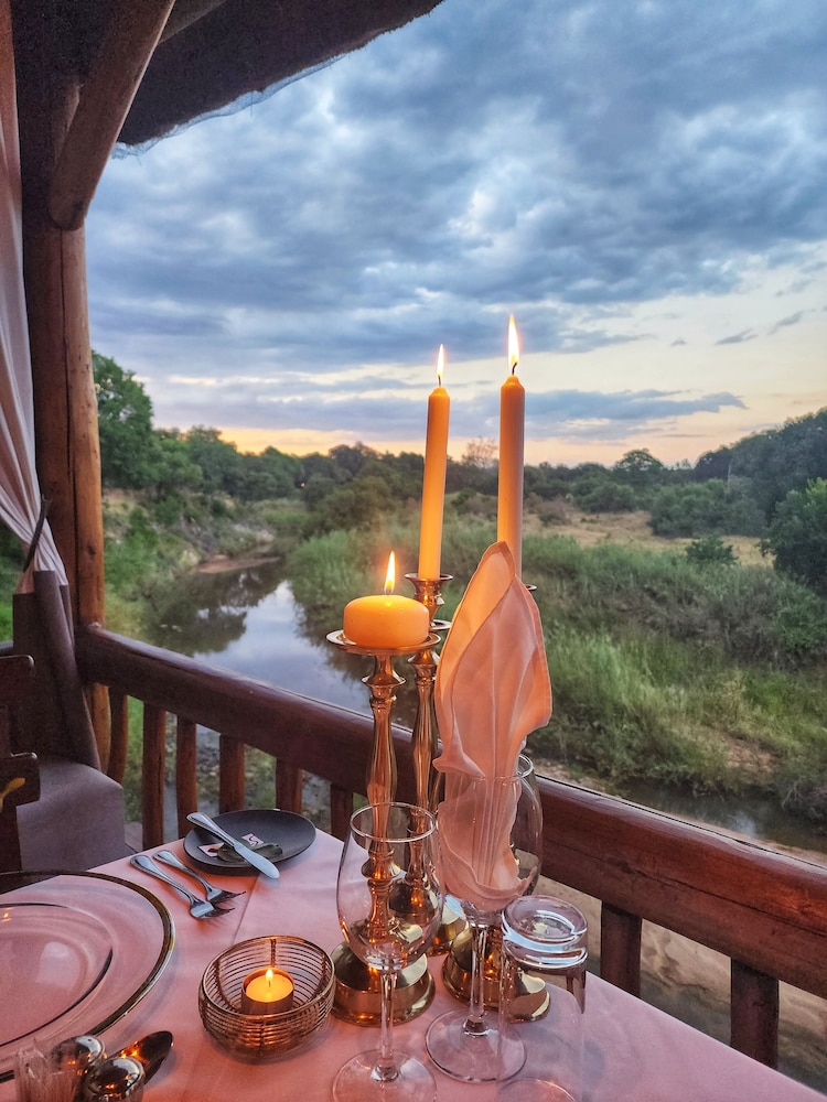 Karongwe - River Safari Lodge