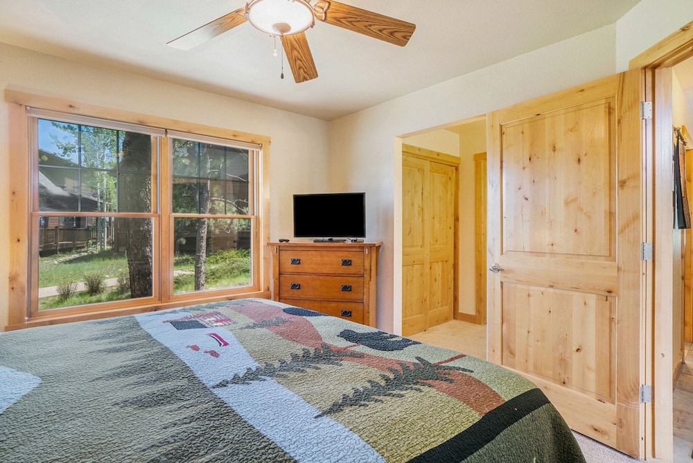 Cozy Solitude Cabins - Estes Park CO
