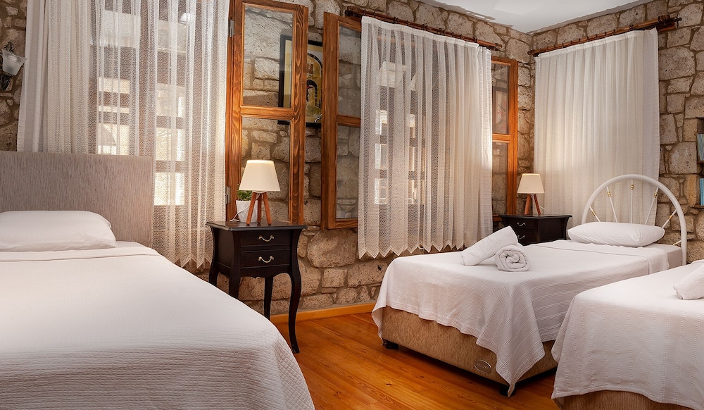 Flores Hotel Alaçatı - Image 51