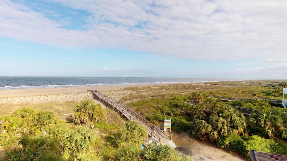 Beach House 2 by Tybee Vacation Rentals