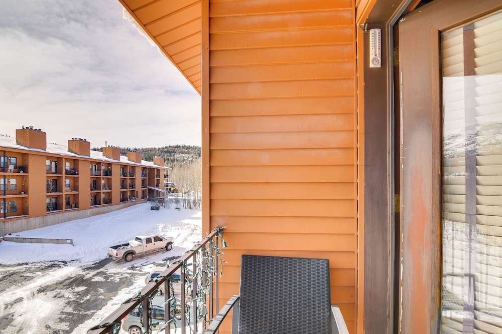 Walk to Brian Head Resort: Condo w/ Pool Access!