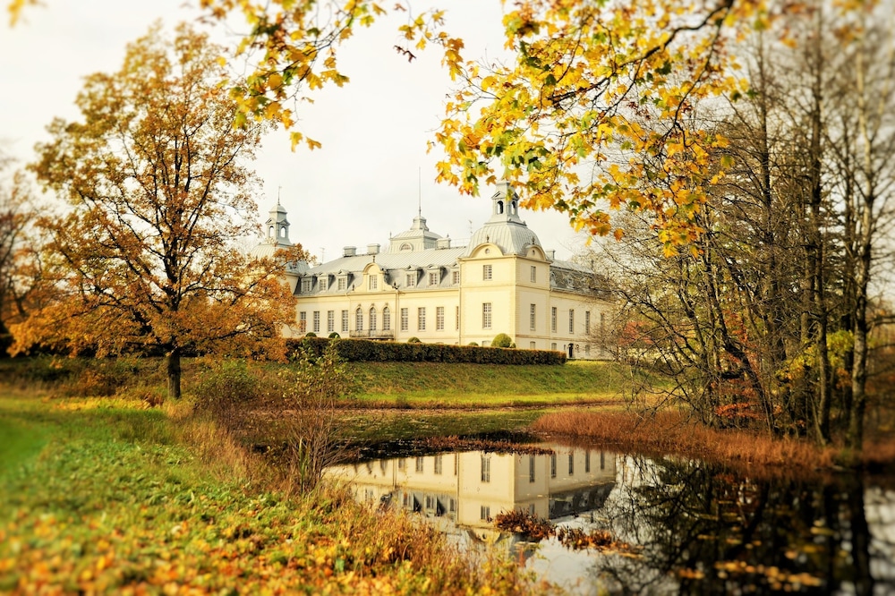 Kronovalls vinslott