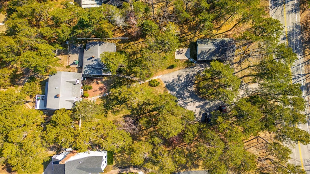 Bayview Beach Cottage For 4!