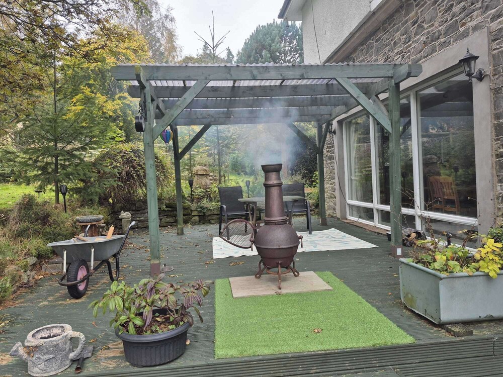 Hawick - House - Sleeps 9 - Hot Tub