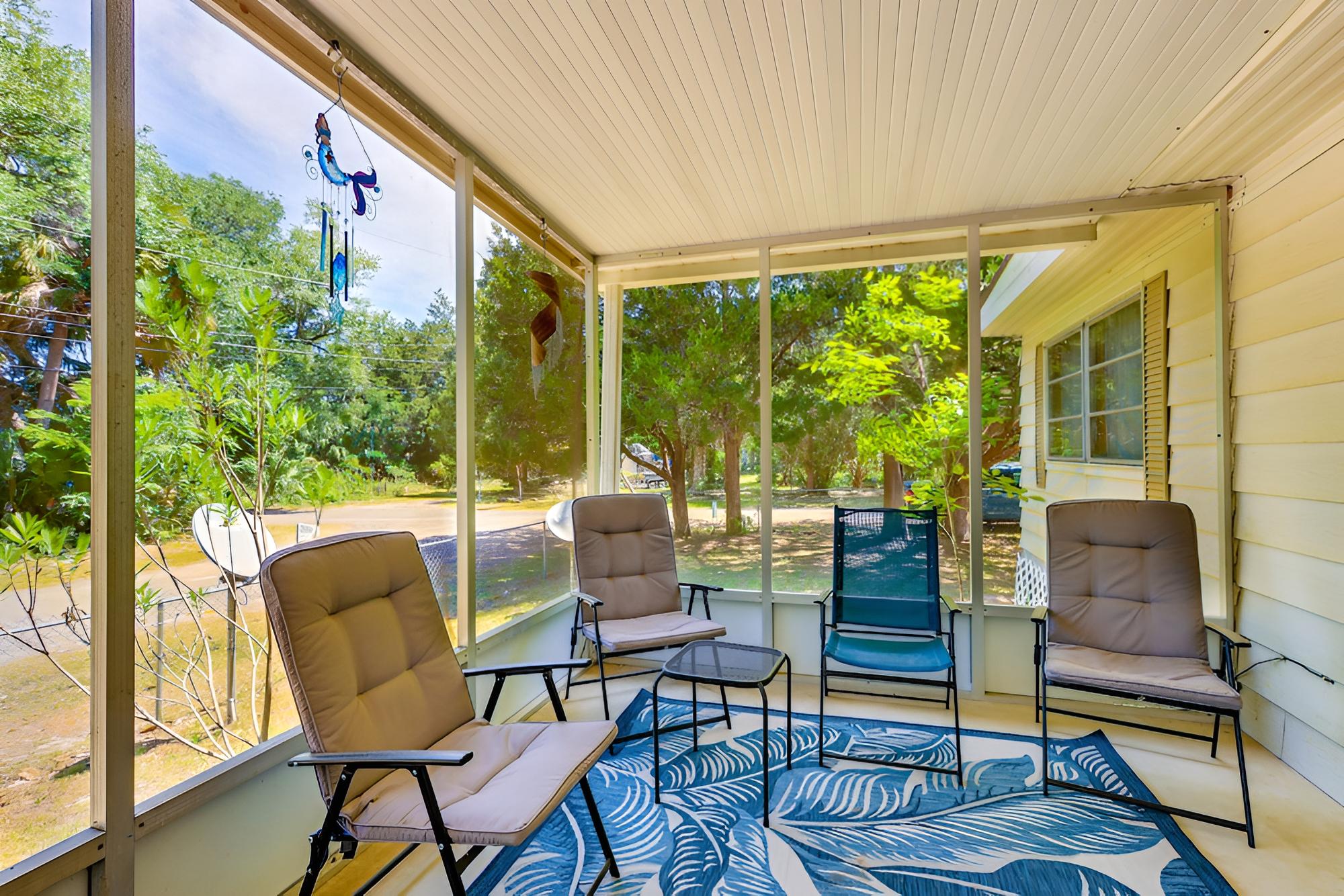 Steinhatchee Home w/ Grill & Screened-in Porch view 3