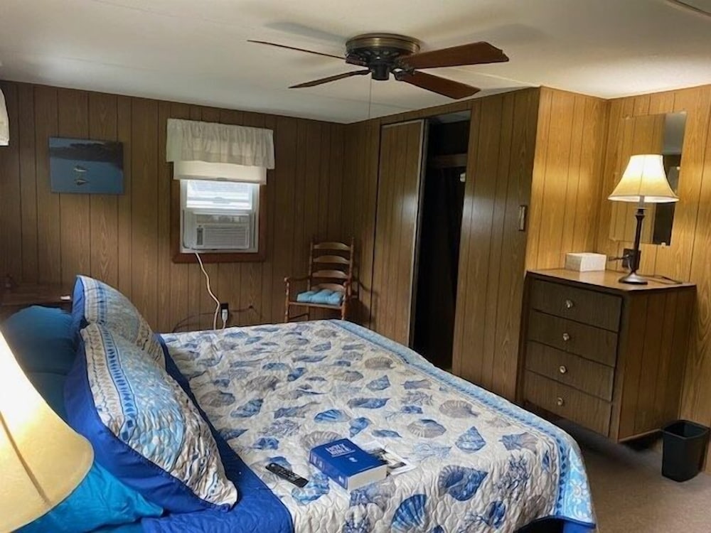 64 Seabreeze 2 Bedroom Home by Redawning view 4