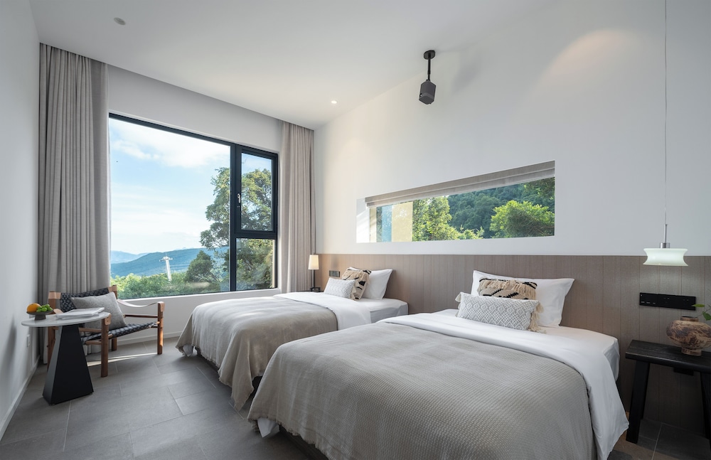 Miyue Shenzhen Tianlu Secret Wild Wizard Holiday Hotel