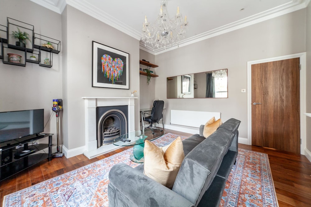 Elegant Chelsea Hideaway