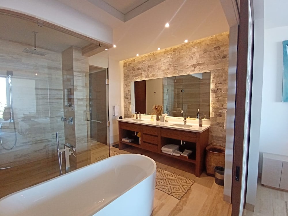Live Aqua Private Residences La Paz
