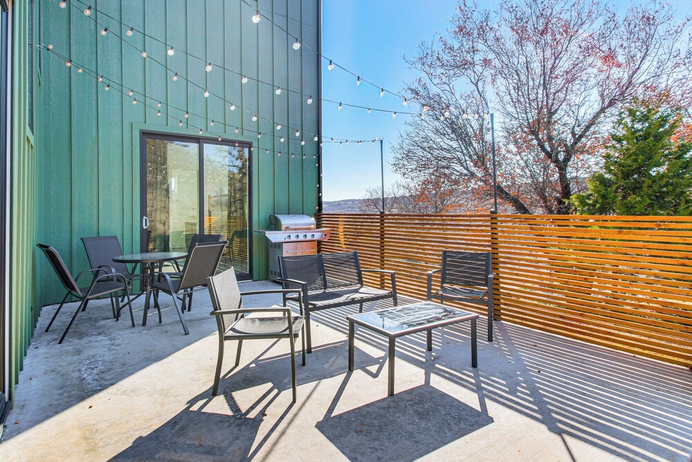 Walk to Lake: Home w/ Game Room in Medicine Park!
