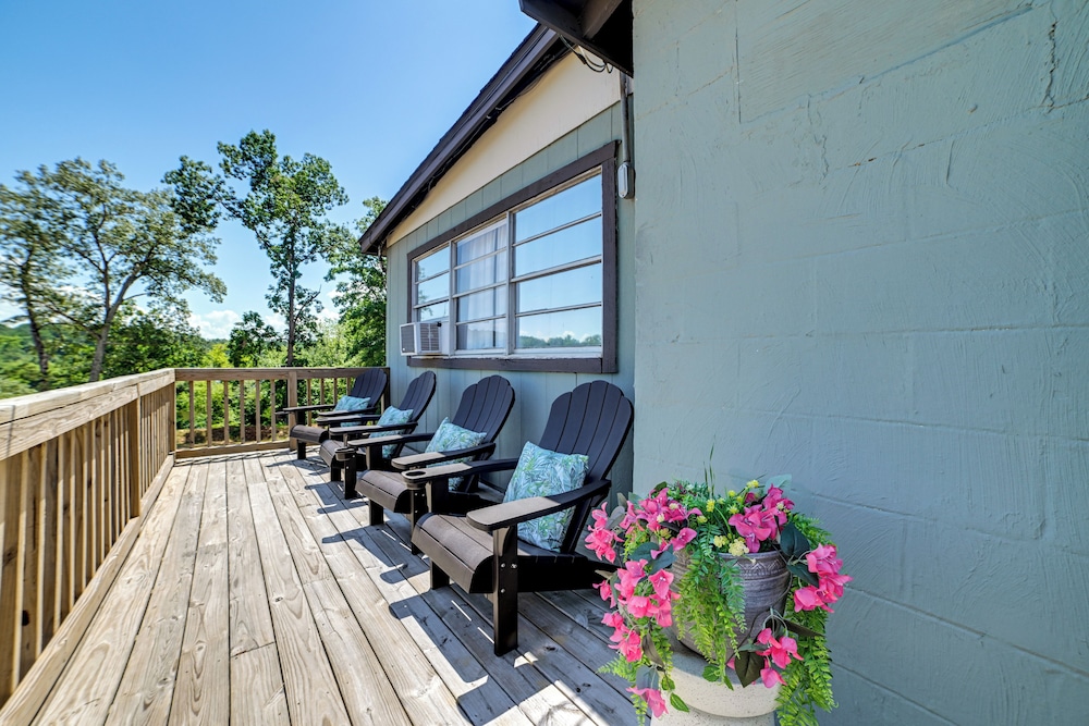 Private Dock & Slip: Kentucky Lake Cottage!
