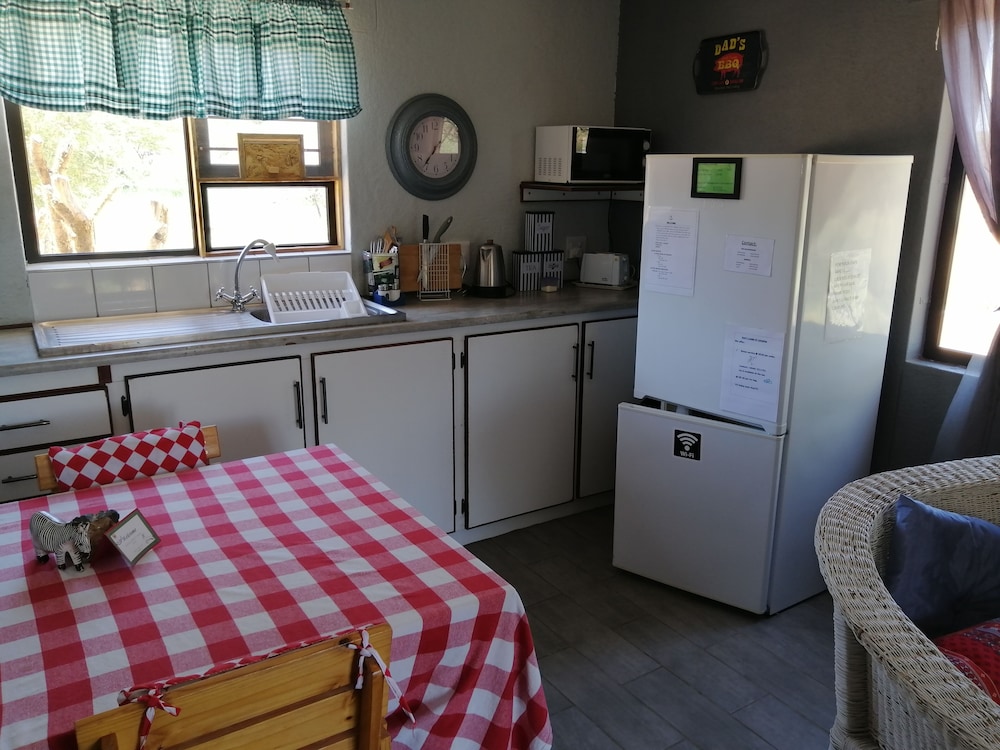 Ann's Lodge & Camping