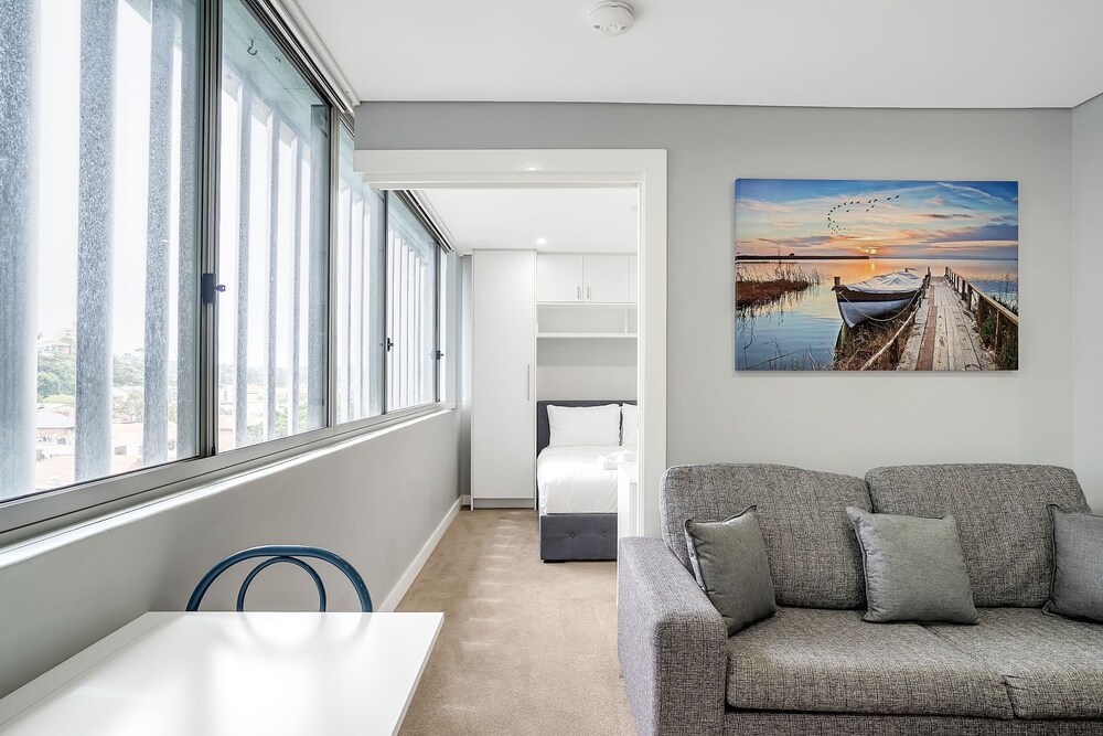 Bright 1 Bedroom Unit in the Heart of Manly