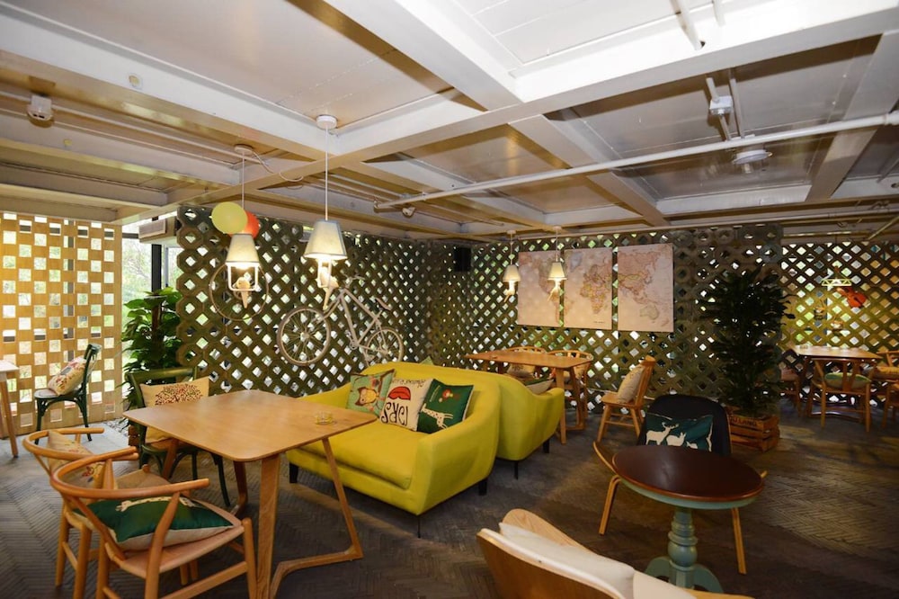 J Trip Youth Hostel