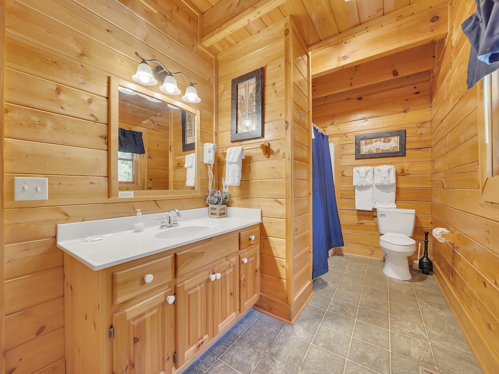 Ern860 - Cozy Bear Overlook 4 Bedroom Cabin