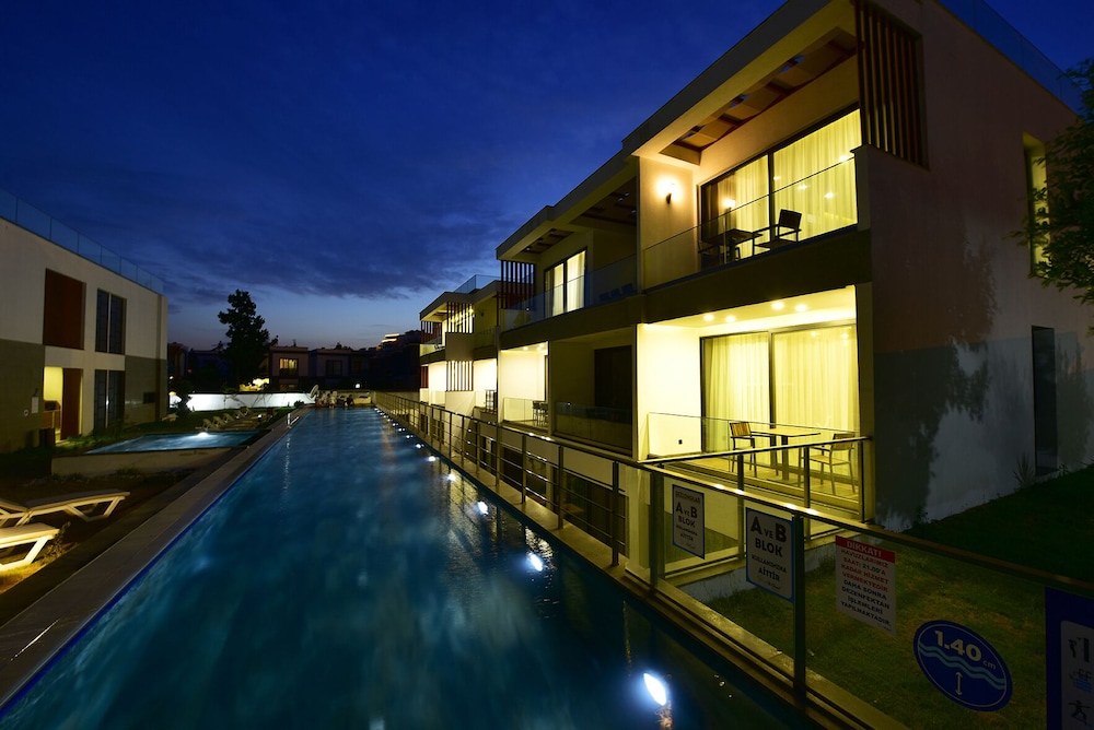 Ala Grand Residence