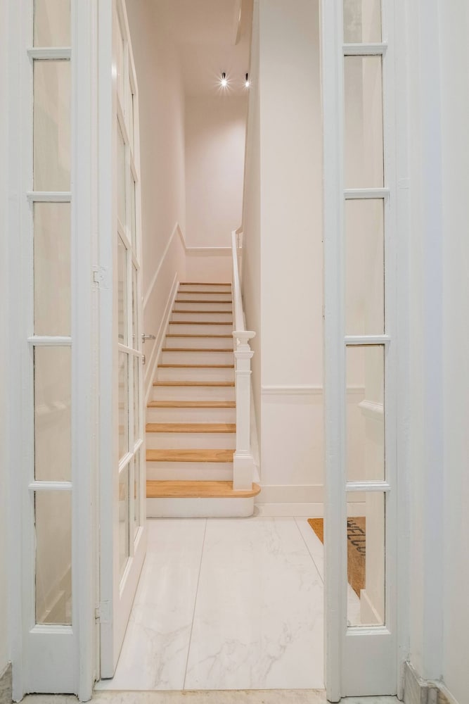 Self Check in Brussels Apartment for 2 in Heart of Trendy Saint-gilles