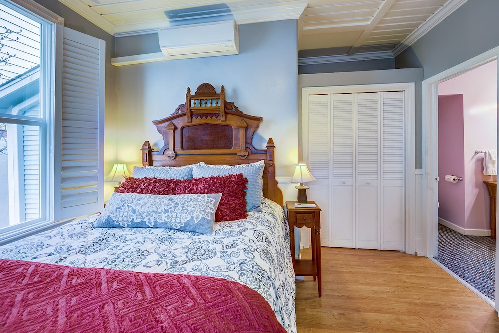 Ashland Vacations - Carlisle Garden Suites - Property Image 17