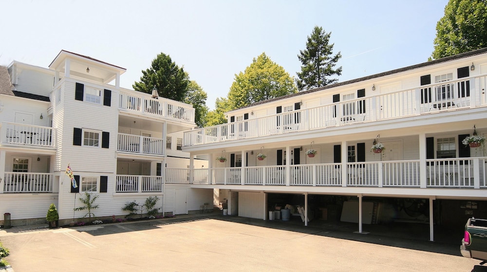 Eagle House Motel