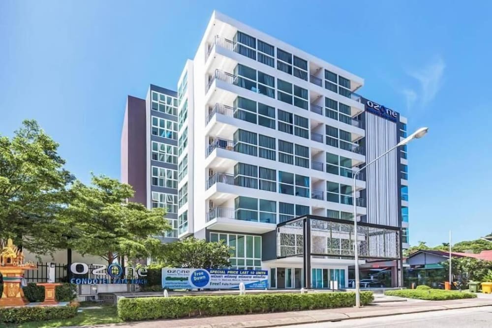 Ozone Condotel Apt 716