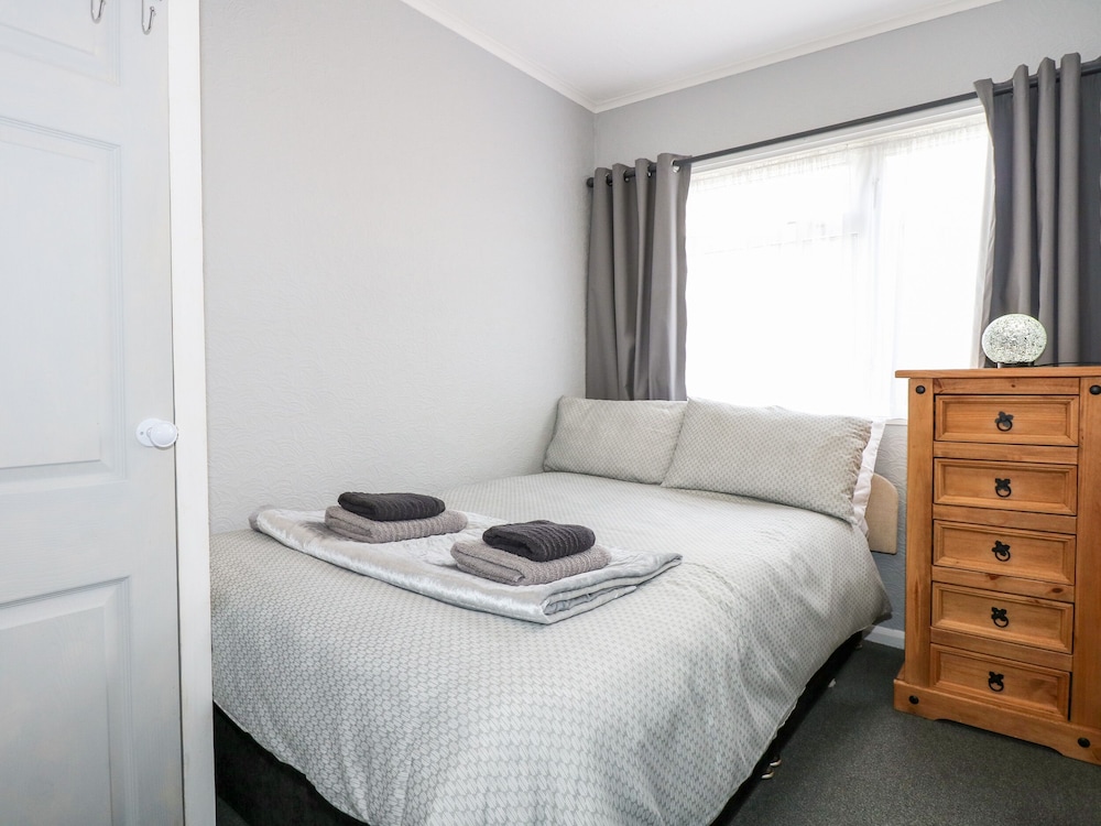 98 Cherry Park view 3