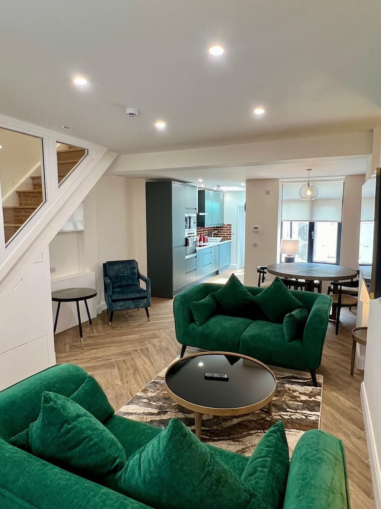 IFSC Townhouse Apartments