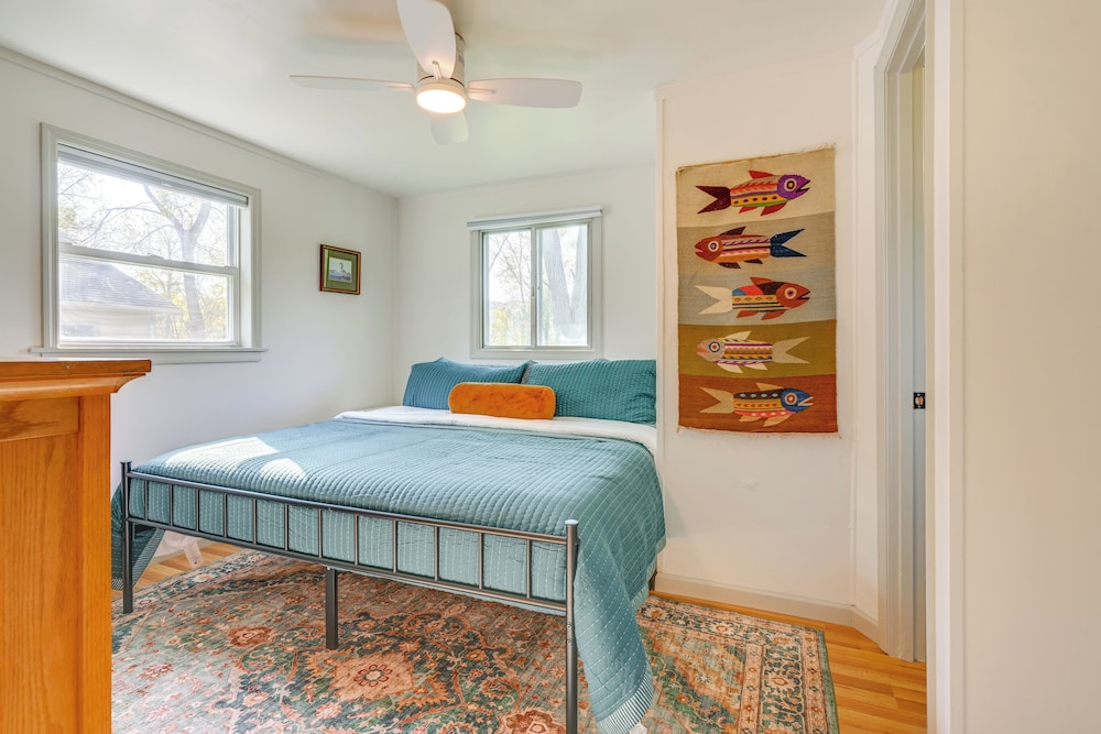 Sand Lake Retreat: Canal Access & Large Yard!
