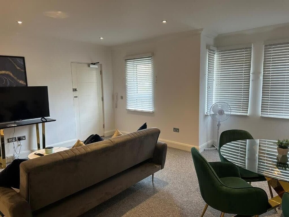 DH Aparthotels - Cromwell Apartment