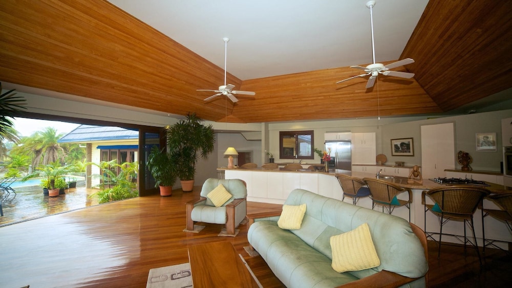 Absolute Beachfront Fiji - view 9