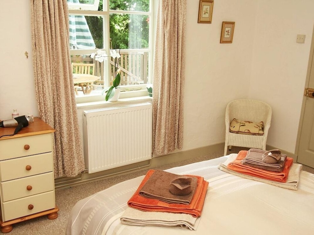 Cider Cottage view 2