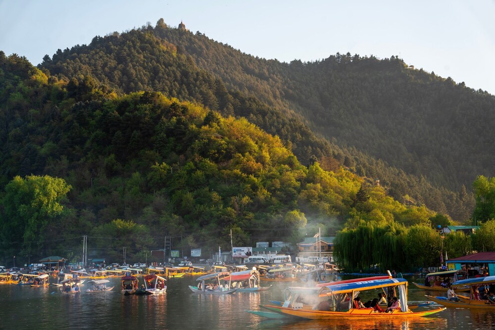 Moustache Houseboat Srinagar