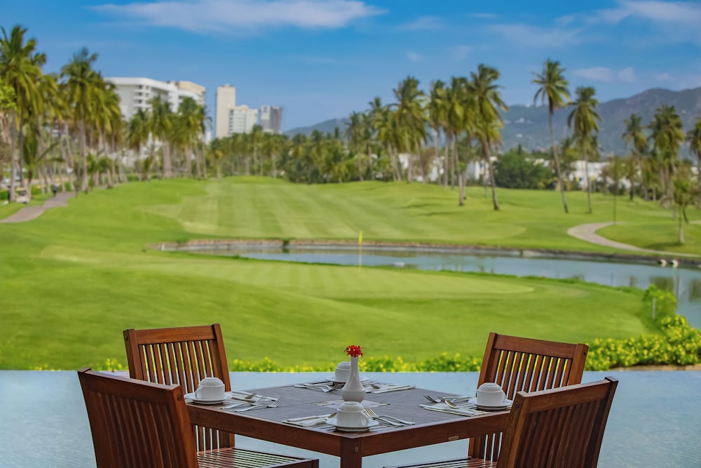 Grand Ocean Breeze Acapulco