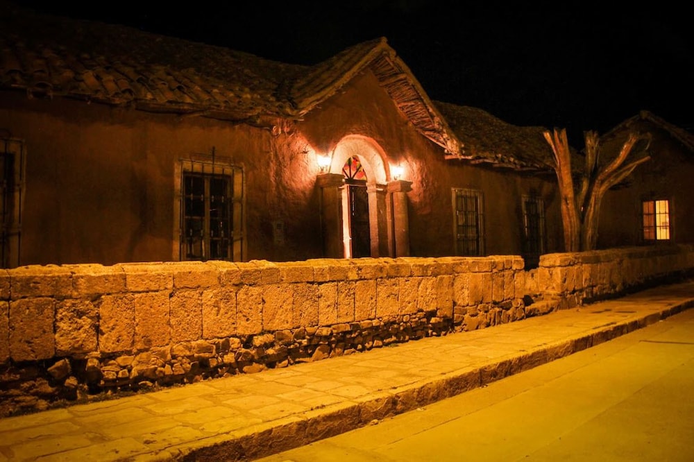 La Casona Lampa