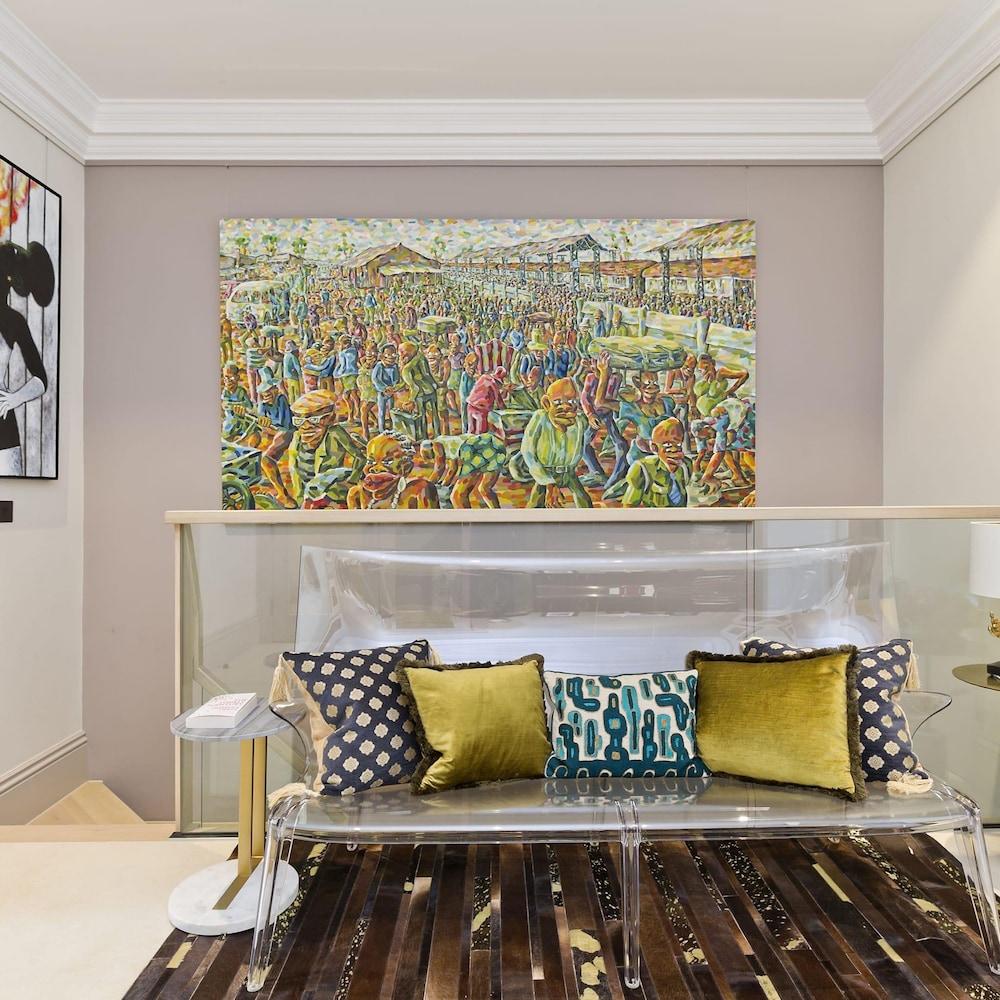 Astounding 7bed Notting Hill Family Home w Private Garden Games Room Parking