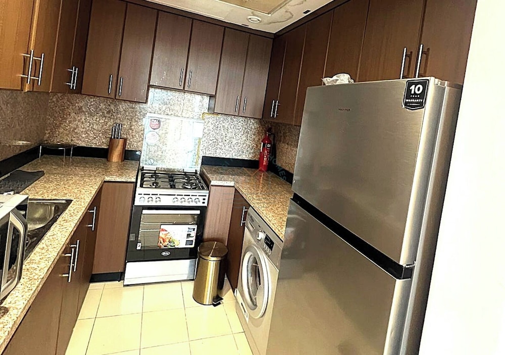 Modern & Cozy 1-BR in Business Bay