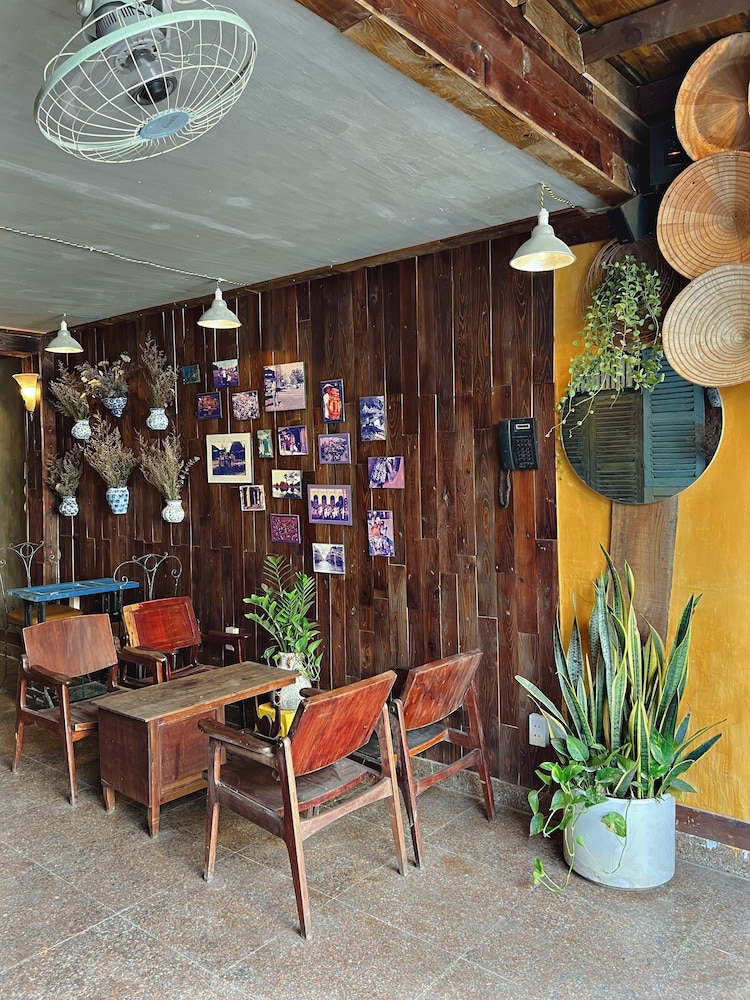 Nha Saigon