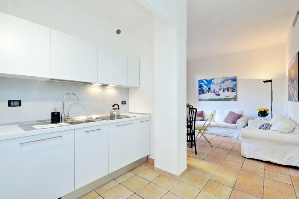 Unique Grand Trevi Fountain Apartment