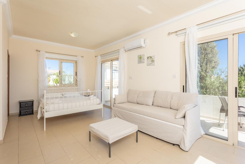 Villa Meli With 3 Bedrooms and 3 Bathrooms