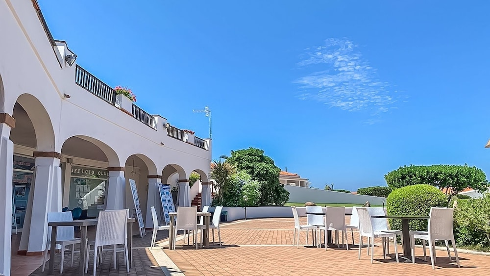 La Plage Resort
