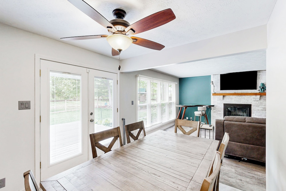 Waterfront 3BR w/ Heart-shaped Pond & Vitamix
