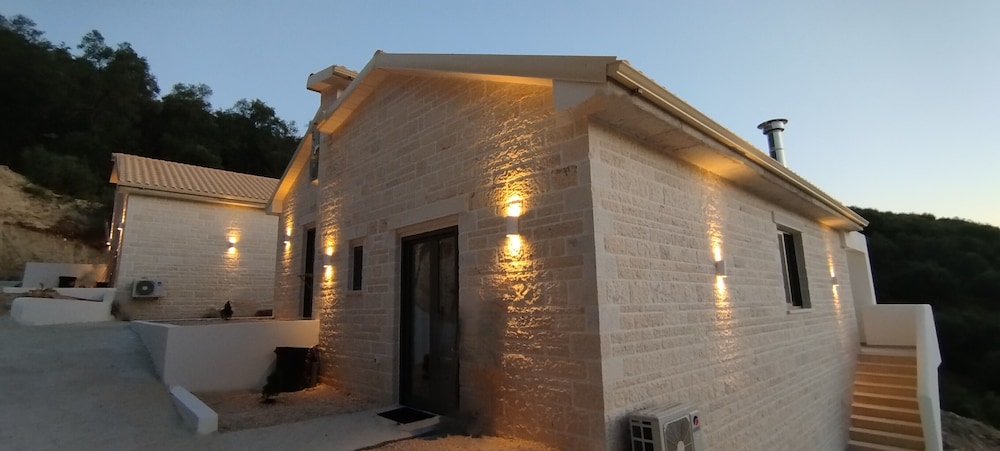 LefkoParga luxury Suites photo 3